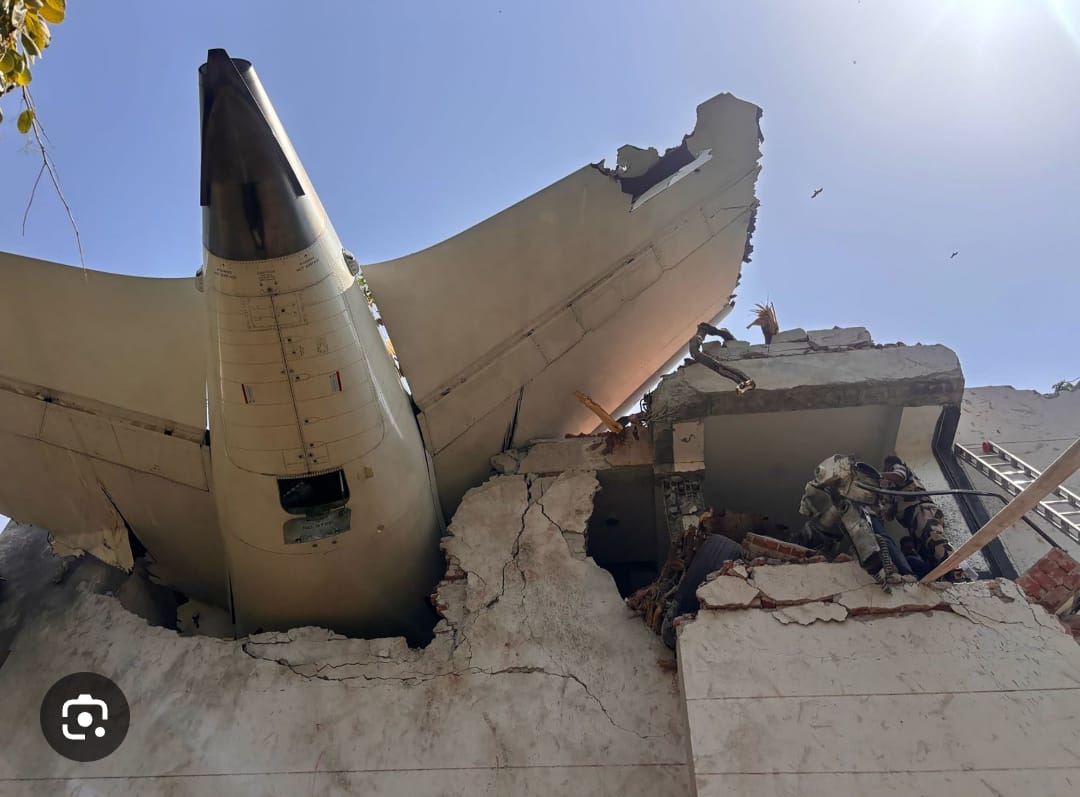 airplane demolished building